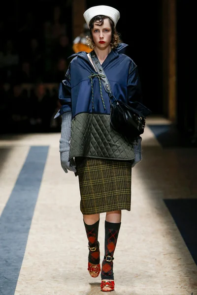 Look 24